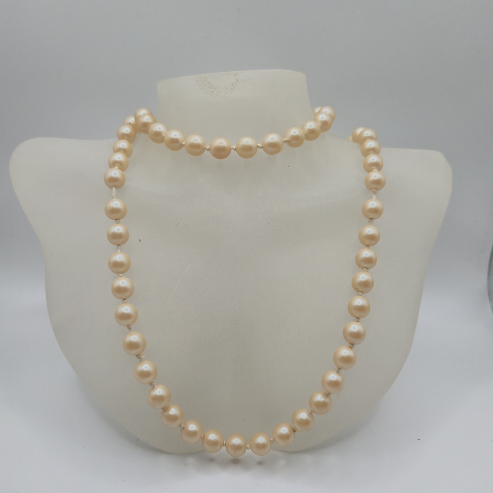 VTG  Pearl Style Long Necklace